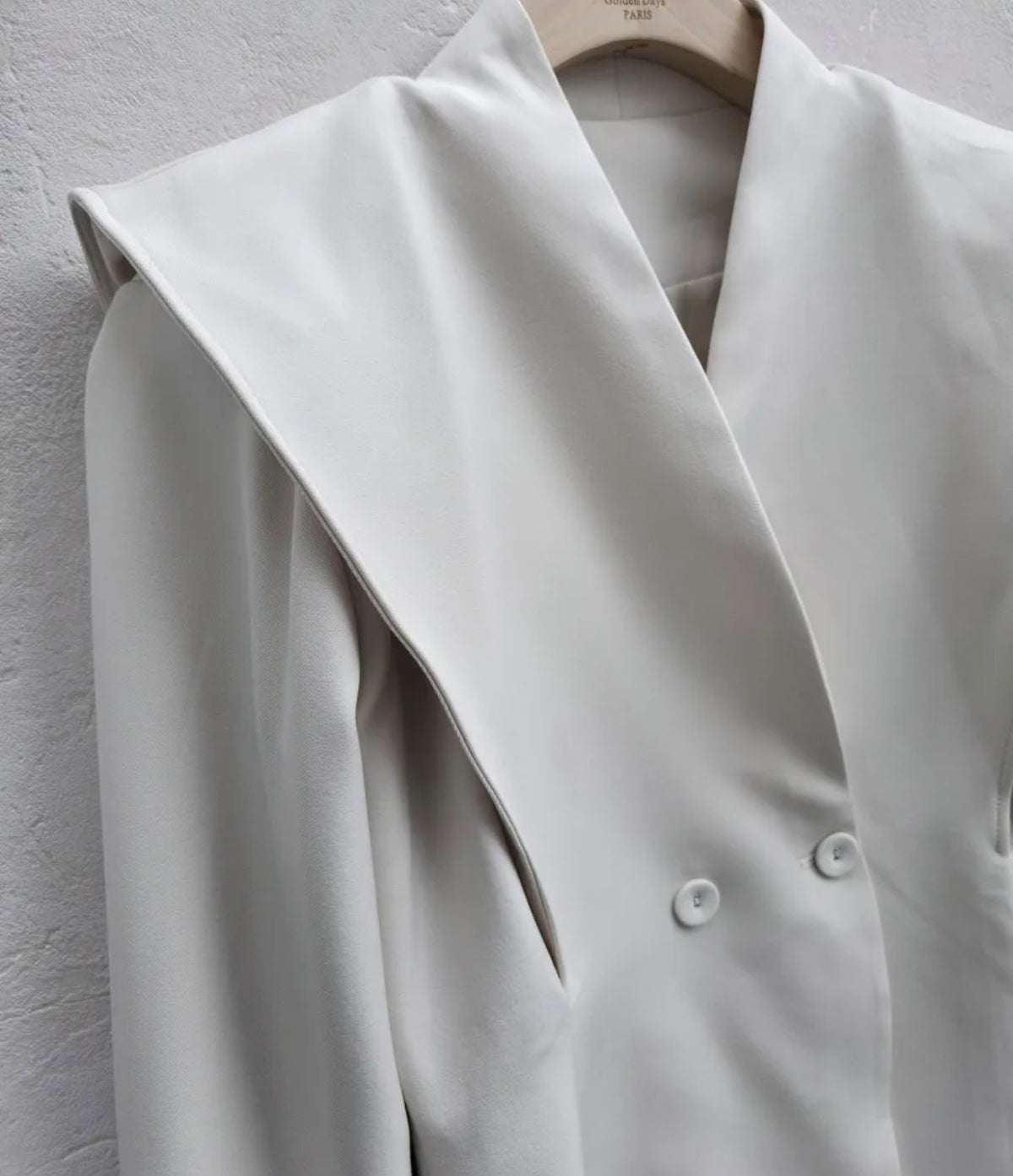 Bayley Shoulder Blazer Cream