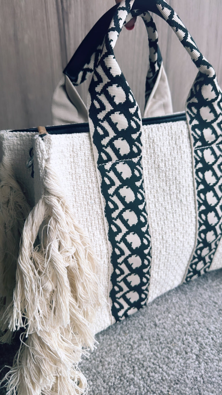 Palma Tassel Bag